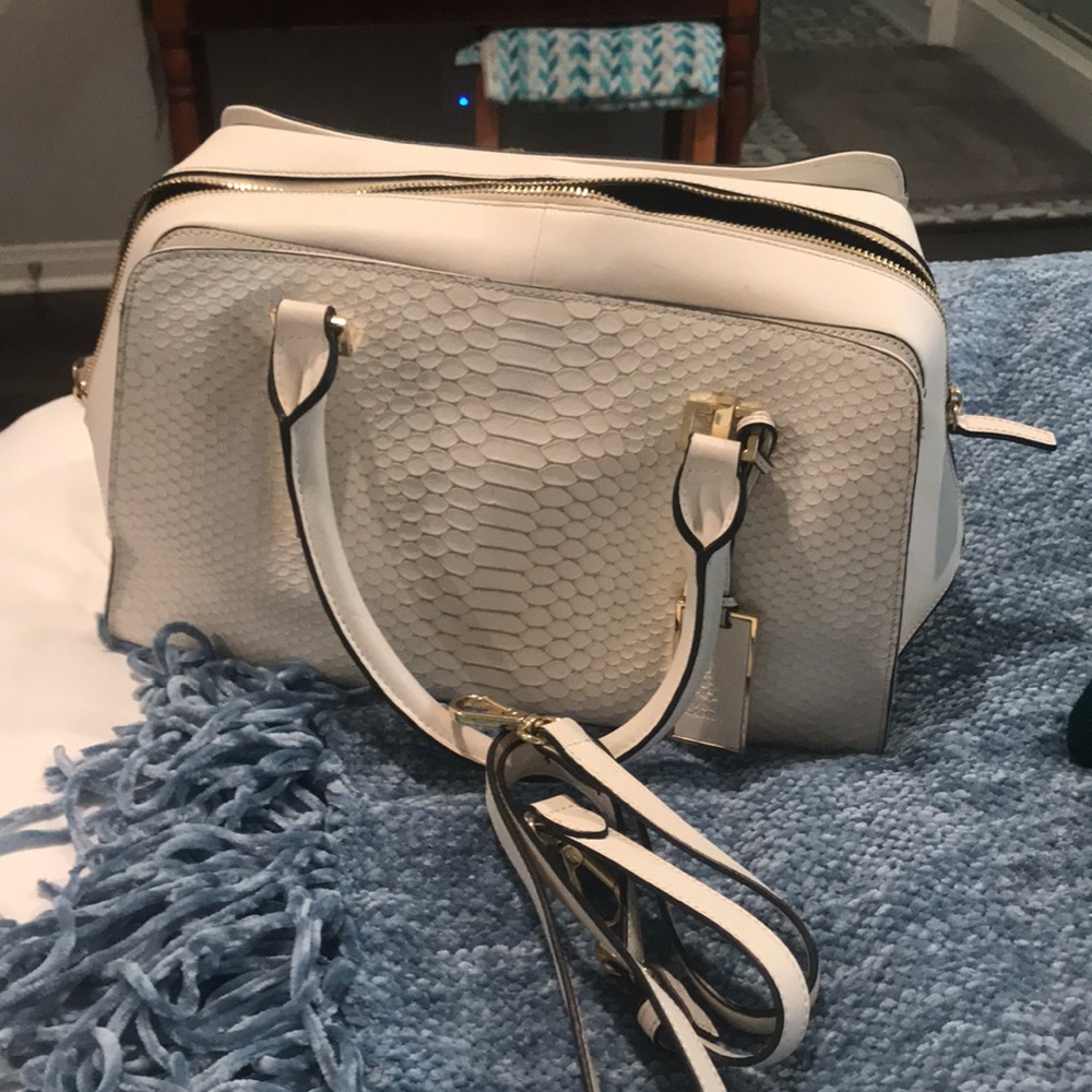 Vince Camuto purse - Picture 5 of 5